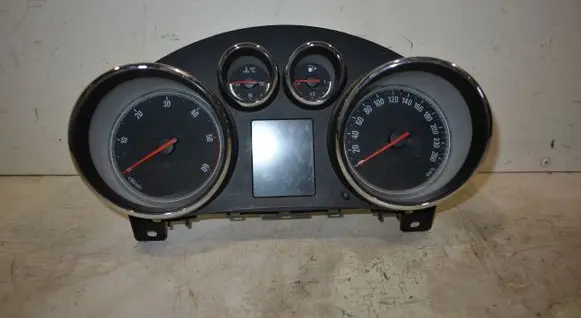 Opel Zafira C Speedometer (instrument cluster) 13460581