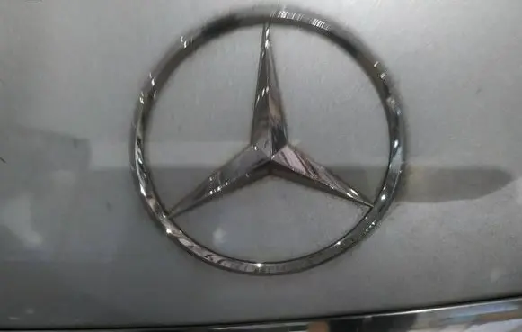 Mercedes-Benz S W221 Manufacturer badge logo/emblem