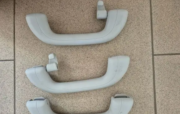 Hyundai i30 A set of handles for the ceiling 