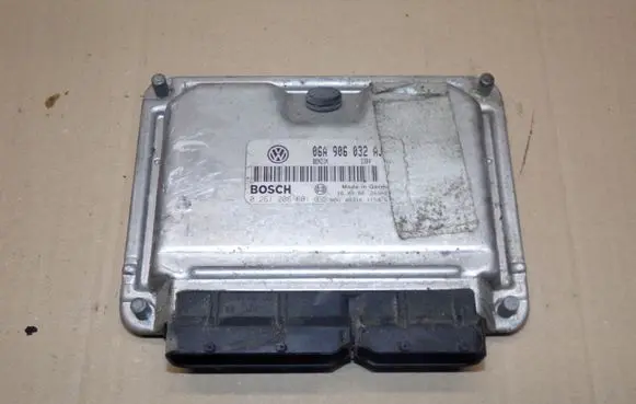 Seat Alhambra (Mk1) Engine control unit/module 0261206601
