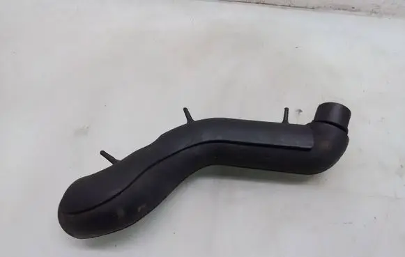 Air intake hose/pipe