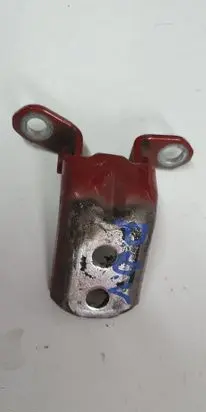 Nissan Qashqai Front door upper hinge
