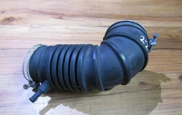 Mitsubishi Galant Air intake hose/pipe mr404738