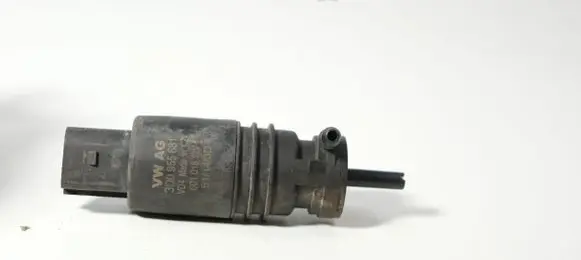 Audi A8 S8 D3 4E Windscreen/windshield washer pump 3D0955681