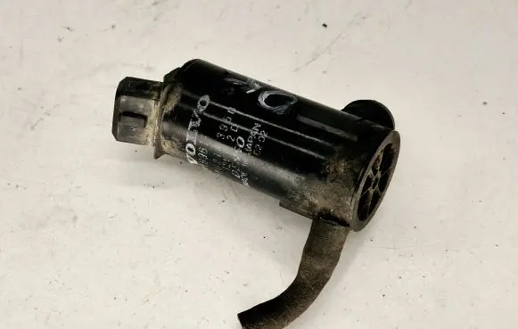 Volvo XC70 Windscreen/windshield washer pump 9169611 0602103950