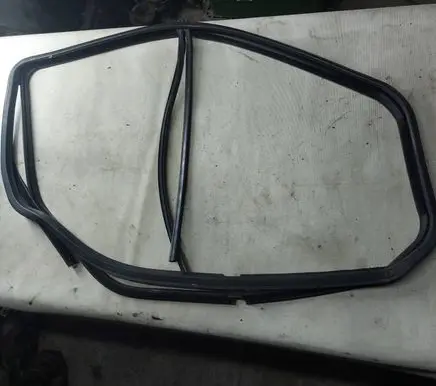 Ford Transit Custom Rubber seal front door window/glass BK21v21510