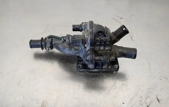 Peugeot 301 Thermostat housing 9684588980