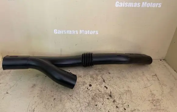 Volvo XC90 Air intake hose/pipe 8635030