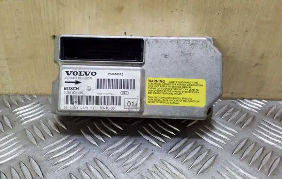 Volvo V70 Airbag control unit/module 0285001456 P30658912