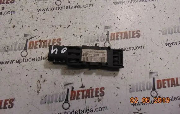 Mercedes-Benz S W220 Airbag deployment crash/impact sensor A0028200826