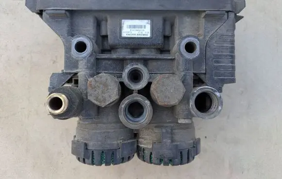 Ford F550 Rear suspension height sensor lever K102879