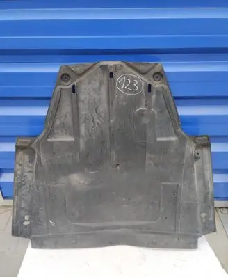 Renault Laguna II Engine splash shield/under tray 3700040973