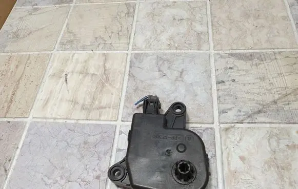 Chrysler Pacifica Air flap motor/actuator 04885465AAC 58024E 3163B