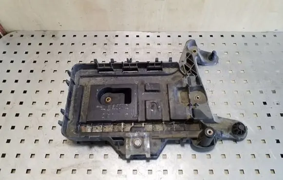 Battery tray