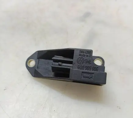 Volkswagen Sharan Airbag deployment crash/impact sensor 6Q0909606
