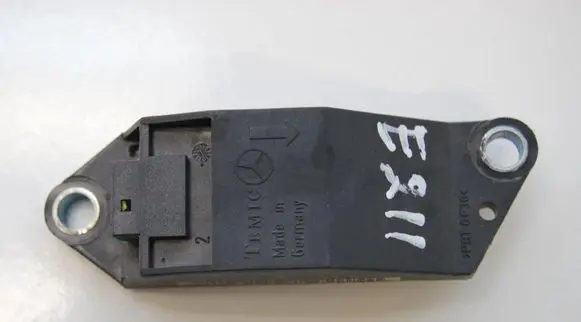 Mercedes-Benz E W211 Airbag deployment crash/impact sensor A0018209326