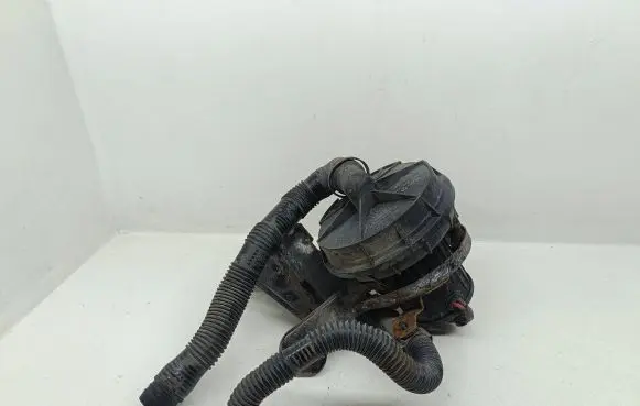 Volkswagen Golf V Secondary air pump 06A959253B