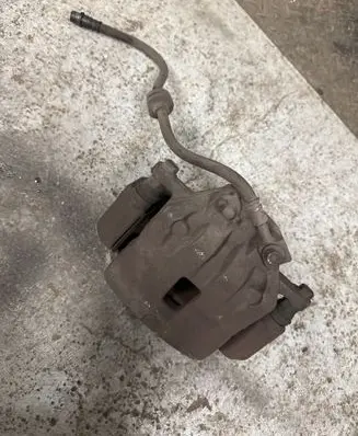 Opel Zafira C Front brake caliper
