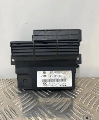 Audi Q7 4L Power management control unit 4F0907280E 4F0910280 F005S00292