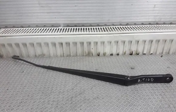 Nissan Almera Tino Front wiper blade arm