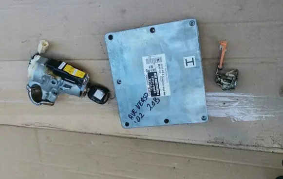 Toyota Avensis T220 Immobilizer control unit/module 8966144261