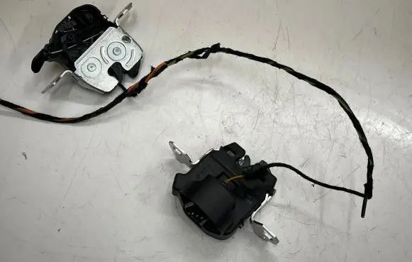Mercedes-Benz E W238 Seat back rest lock catch 