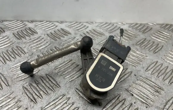 Headlight/headlamp level sensor