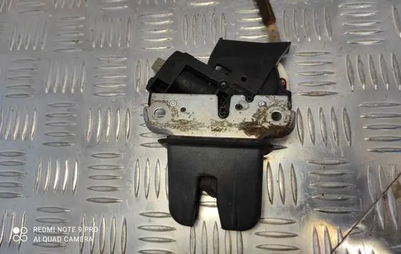 Volkswagen Jetta V Tailgate/trunk/boot lock/catch/latch 4F5827505