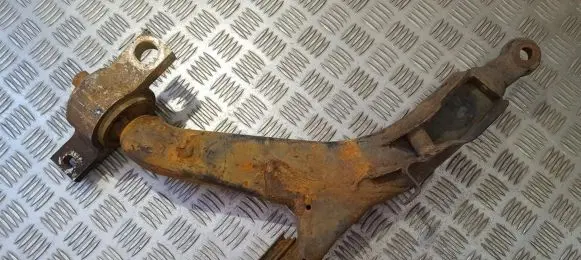 Lexus IS 220D-250-350 Front lower control arm/wishbone