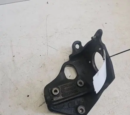 Volvo S70 V70 V70 XC Fuel pump bracket 074130147C