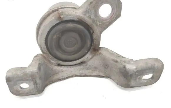 Volvo V70 Engine mount bracket 6G926F012DD 30671245