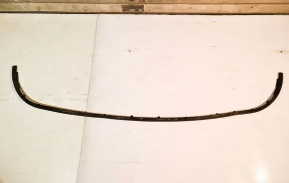 Front bumper lip