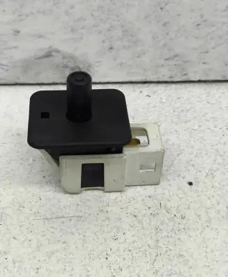 Mercedes-Benz CLS C219 Front door sensor coupe 2028209410 30011501