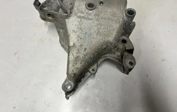 Audi A3 S3 8V Engine mounting bracket 04E199275