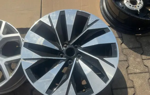 Renault Rafale R20 alloy rim 
