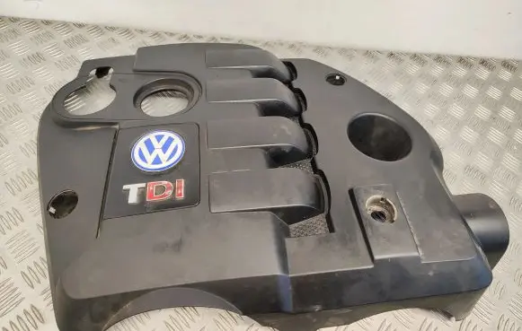 Volkswagen PASSAT B5.5 Engine cover (trim) 0134272AD