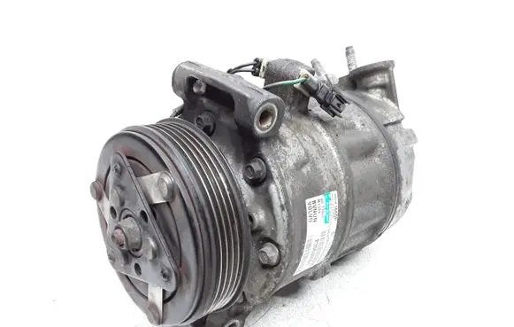Volvo V70 Air conditioning (A/C) compressor (pump) P30630921