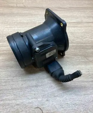 Audi A3 S3 8L Mass air flow meter DMA0200 1974000001