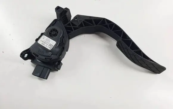 Audi A6 C7 Accelerator throttle pedal 8K1723523A 28032011 6PV00950521