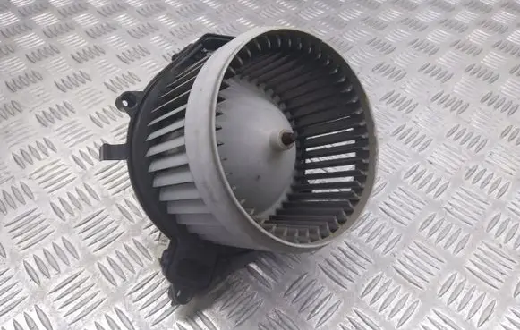 Citroen C3 Picasso Front door blower motor 8E22287005E2228200