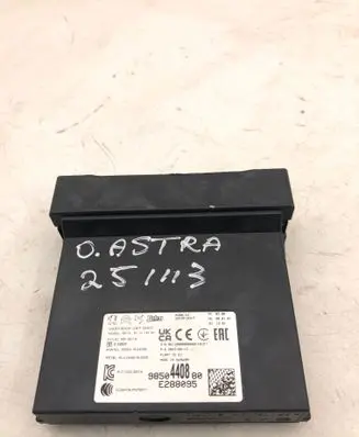 Opel Astra L Light module LCM 9850440880