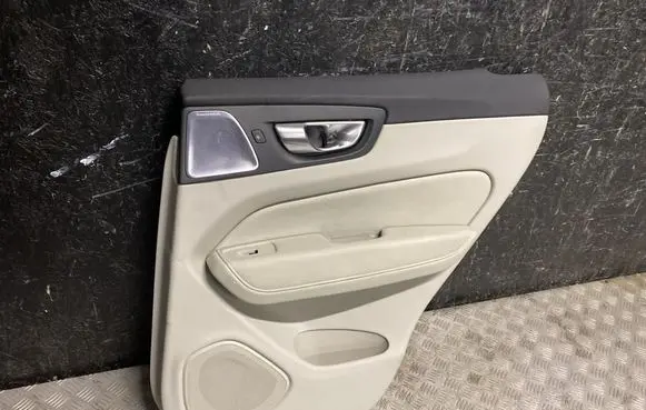 Volvo XC60 Front door card panel trim 30747843