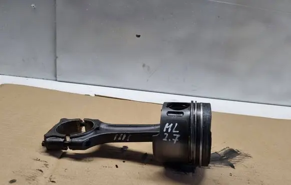 Mercedes-Benz ML W163 Piston with connecting rod R08857