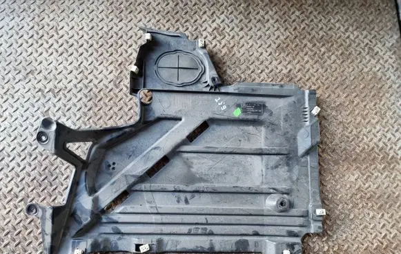 Rear underbody cover/under tray