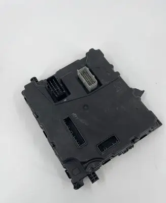 Renault Master III Central body control module 284B25740R NS0106509358 281173285