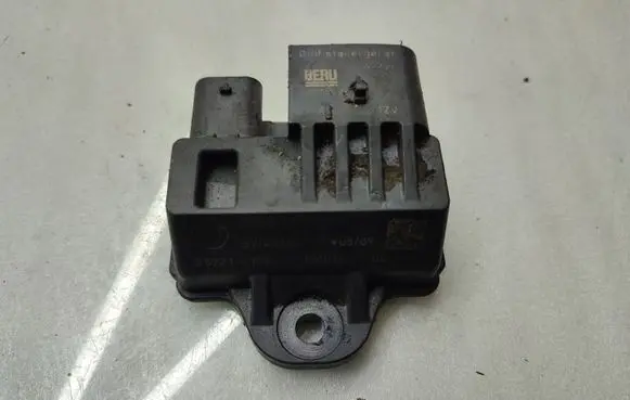 BMW X3 F25 Glow plug pre-heat relay 7810856