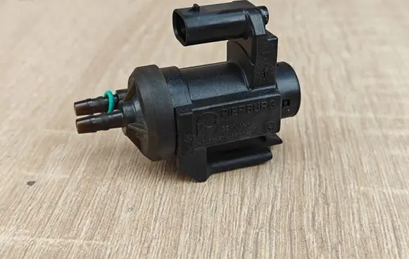 BMW 4 G22 G23 G24 G26 Vacuum valve 8570591