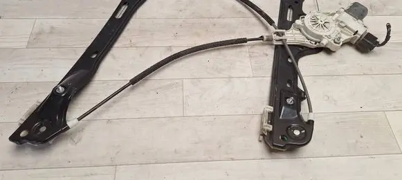 BMW 1 E81 E87 Front door window regulator with motor 7067796 7138466 7067796S