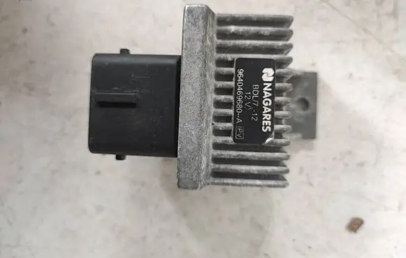 Renault Trafic II (X83) Glow plug pre-heat relay 9640469680A