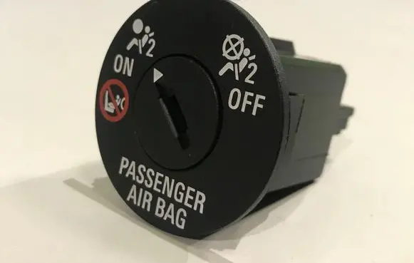 Opel Insignia A Passenger airbag on/off switch 13577258
